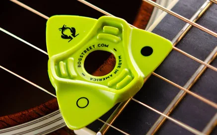 Delrin guitar pick 900x400 1